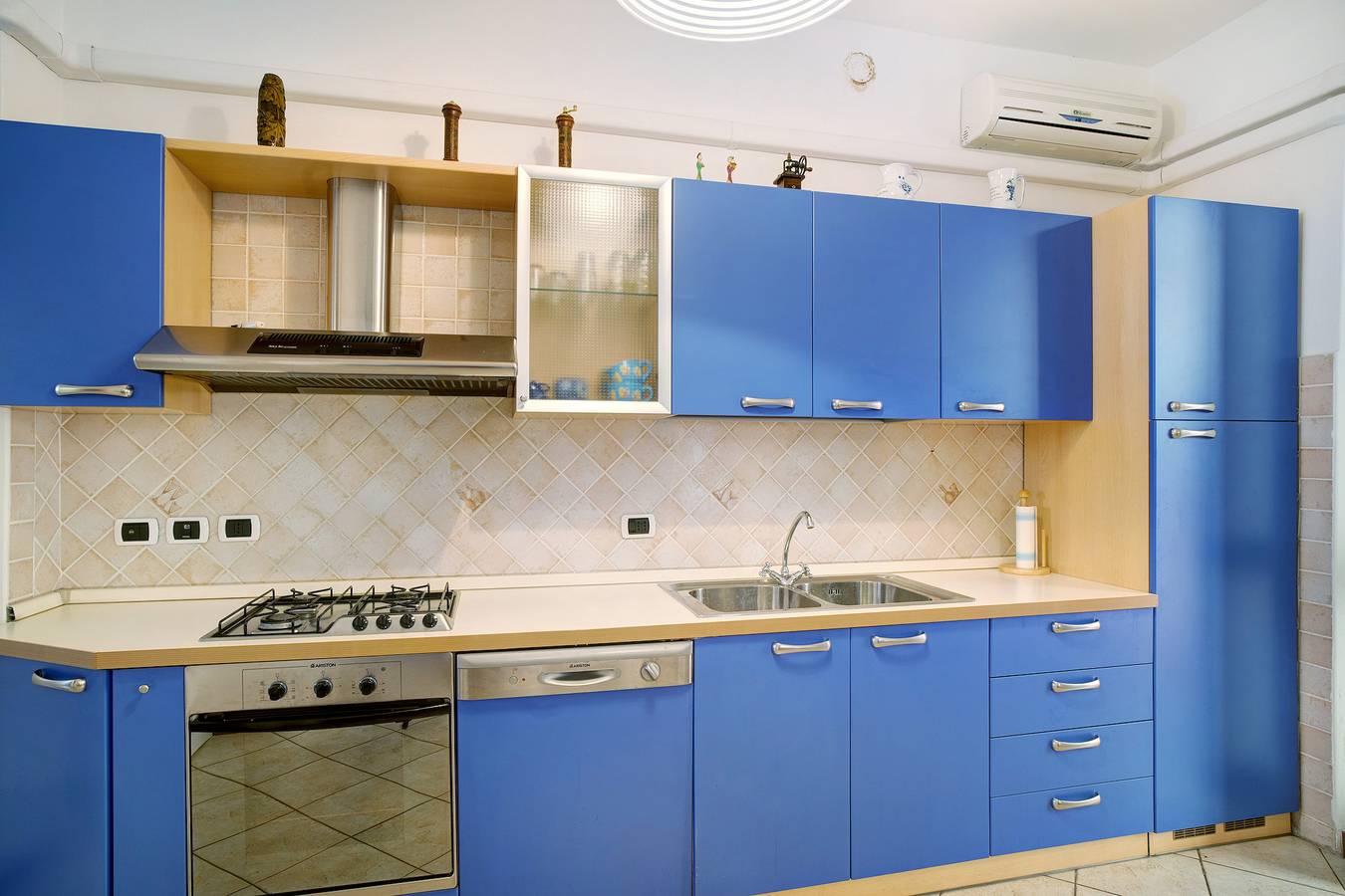 Apartamento entero, Apartamento 'Casa Lilo Bordighera' con terraza privada y aire acondicionado in Bordighera, Riviera di Ponente