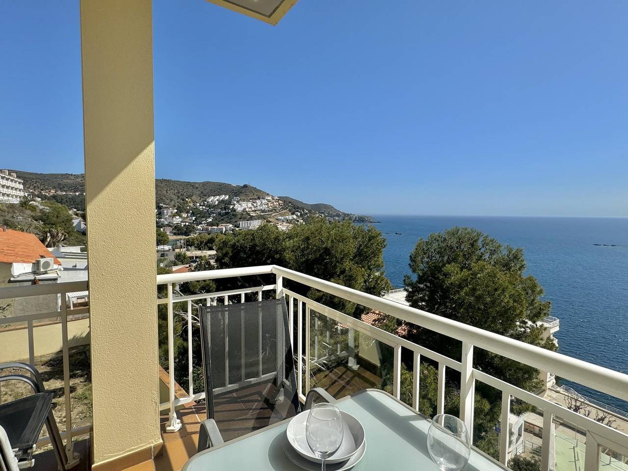 Appartement de vacances entier, 8. Magnifique vue mer et piscine communautaire in Roses, Haut-Ampurdan