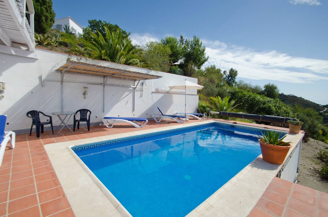 Villa Cortijo Bellavista mit Bergblick, Pool, Wlan, Garten & Terrasse in Cómpeta, Costa del Sol