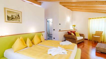 Holiday Letting for 4 People in Riva del Garda, Garda Mountains, Photo 4