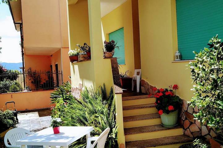 Alojamiento y desayuno para 4 personas, con jardín - 1