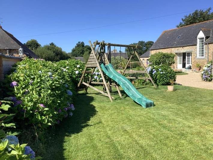 Location de vacances pour 5 personnes, avec piscine ainsi que jacuzzi et jardin à Tonquédec - 4