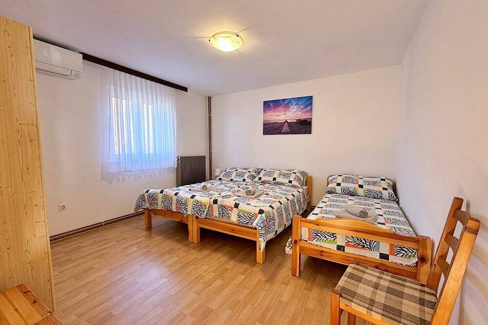 Ganze Wohnung, Apartment Pavle 2 - ruhige Lage, Meerblick, Haustiere erlaubt, Garten, Grill, Parkplatz in Malinska-Dubašnica, Krk