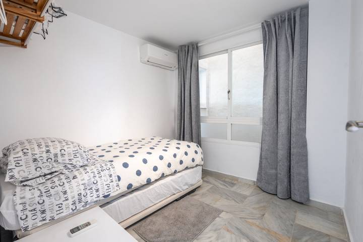 Gîte pour 5 personnes, avec vue sur l’océan ainsi que balcon et piscine, adapté aux familles à Benalmádena - 3