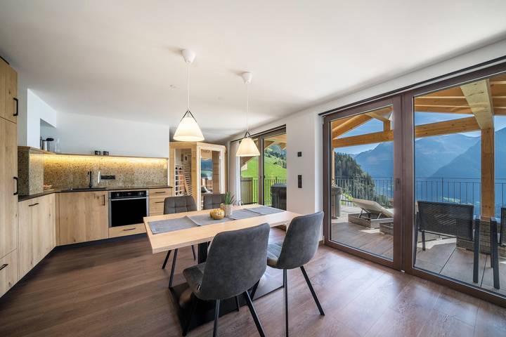 Entire apartment, "Sunnseitn Lodge Apt Moutainsuite" with whirlpool, infrared sauna, panoramic mountain terrace in Stuls, Moos in Passeier