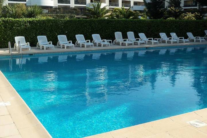 Location de vacances pour 4 personnes, avec piscine et balcon, animaux acceptés dans Cros de Cagnes