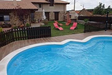 Casa rural para 16 personas, con jardín en Campo de Salamanca