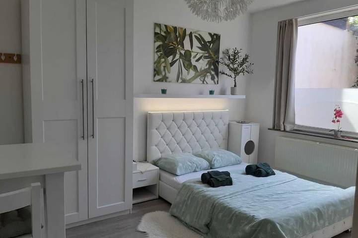 Appartement entier, \"Zen Olive Guest Room – Private room in a shared apartment\" in Anvers, Région d'Anvers