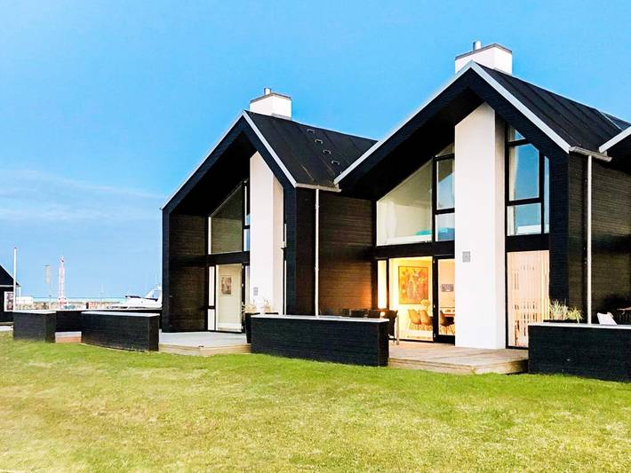Ferieudlejning for 8 personer, med Jacuzzi og Terrasse i Øster Hurup