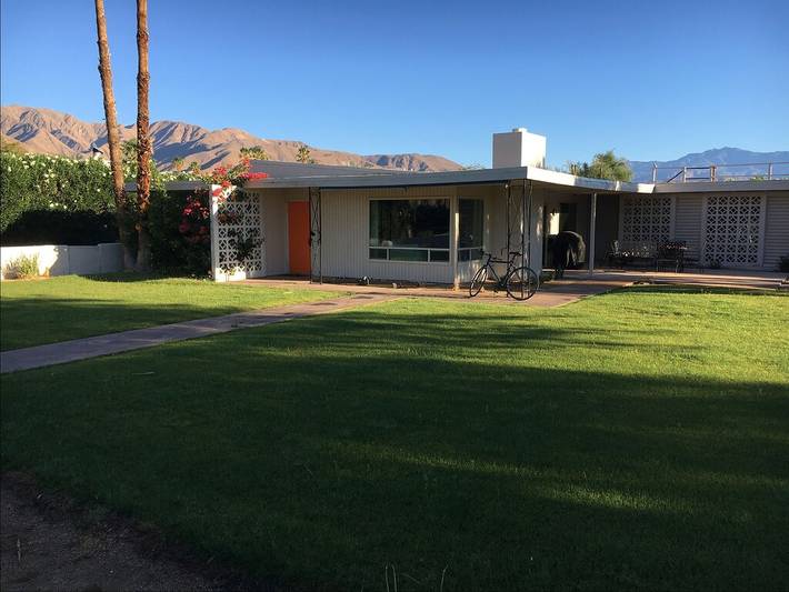 Vacation rental for 4 people, with terrace and hot tub as well as yard in Borrego Springs