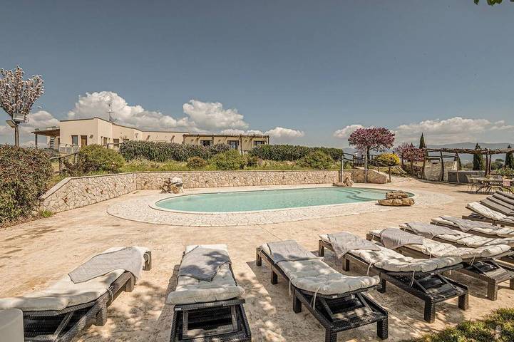 Location de vacances pour 12 personnes, avec jacuzzi et sauna à Collevecchio