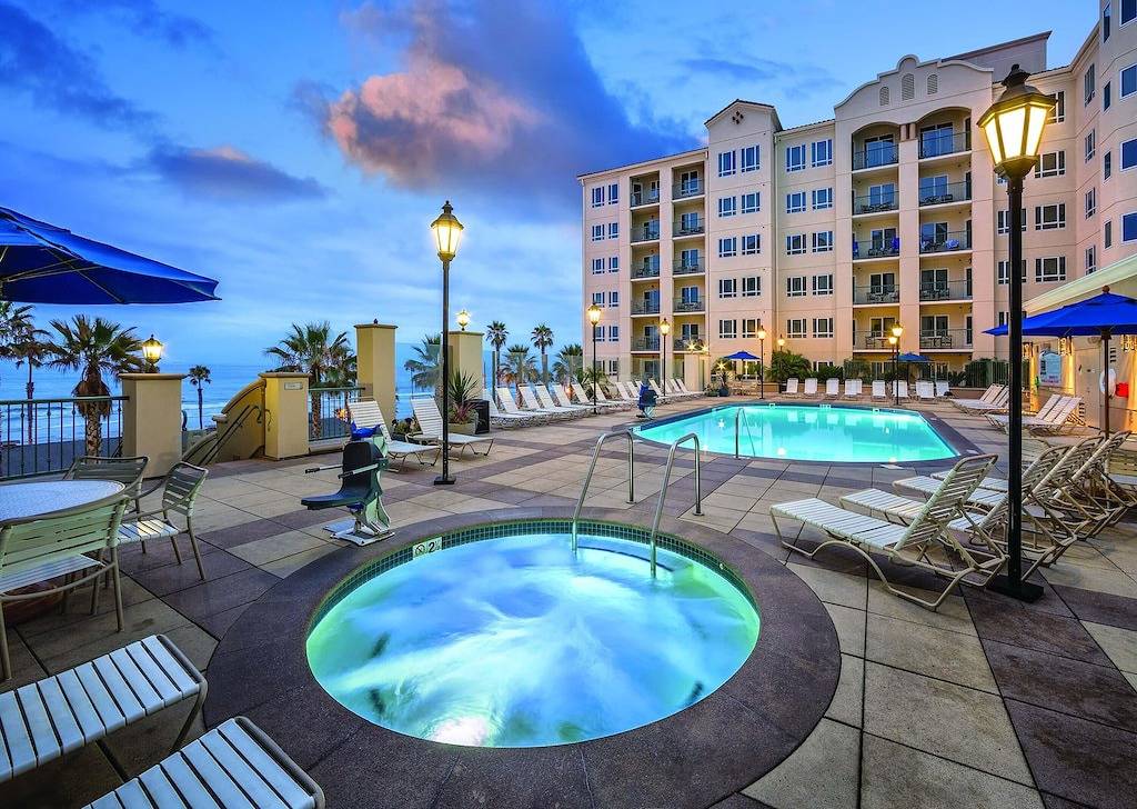 Geräumiges Studio gegenüber dem Pier mit Zugang zum Strand, Pool des Resorts und kostenfreiem Wlan in Oceanside, San Diego County
