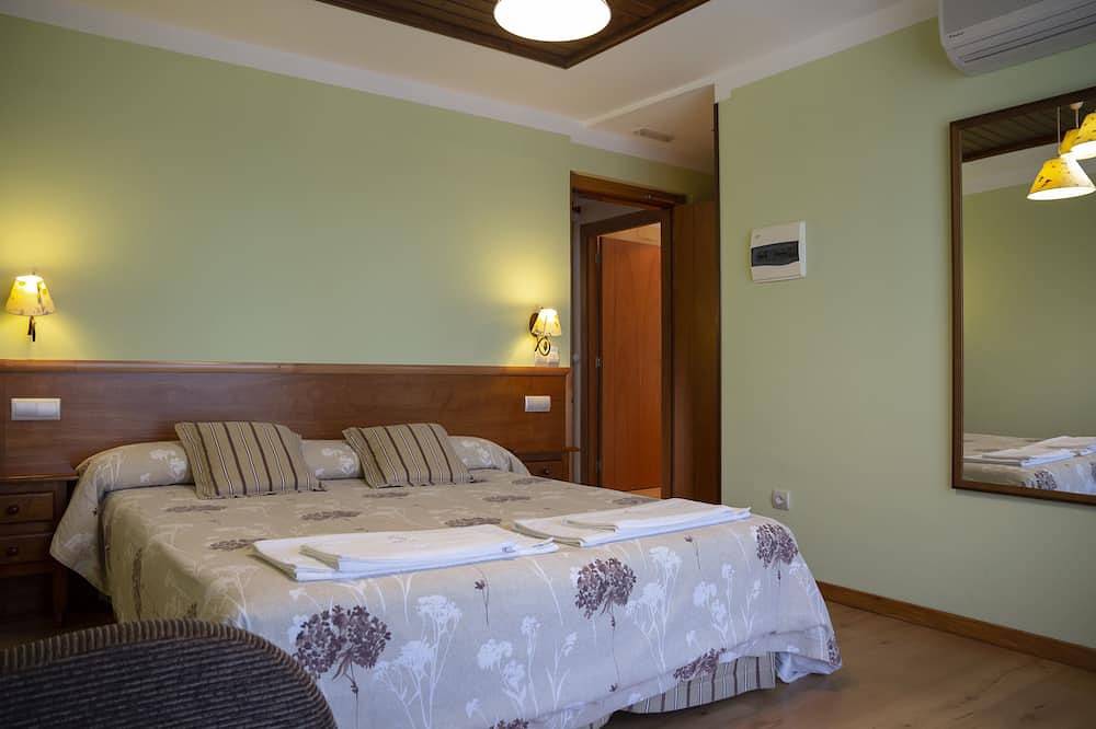Casa Rural Portal De Numancia Ii in Garray, Provincia de Soria
