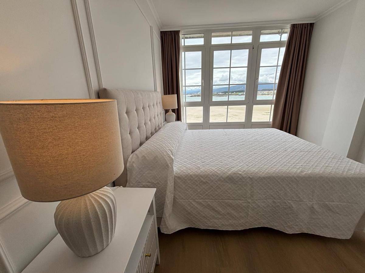 Apartamento entero, Vivienda en 1ª Linea de Playa Rapadoira. Foz in Praia de Tupide (Foz), Foz