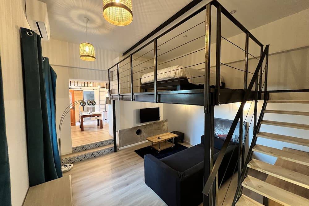 Apartamento entero, \"Mas Thomasine <br>quiet romantic apartment in nature in Peillon in Peillon, Nizza Region