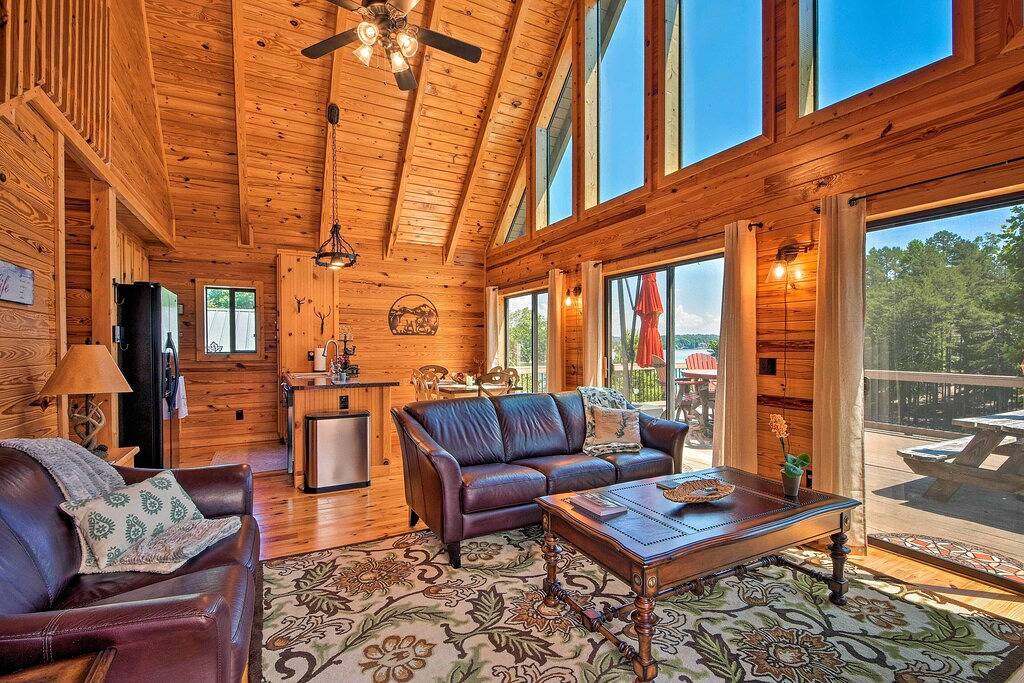 Lakefront Keowee Retreat mit Dock - in der Nähe von Clemson! in Fairview Shores SC, Lake Keowee
