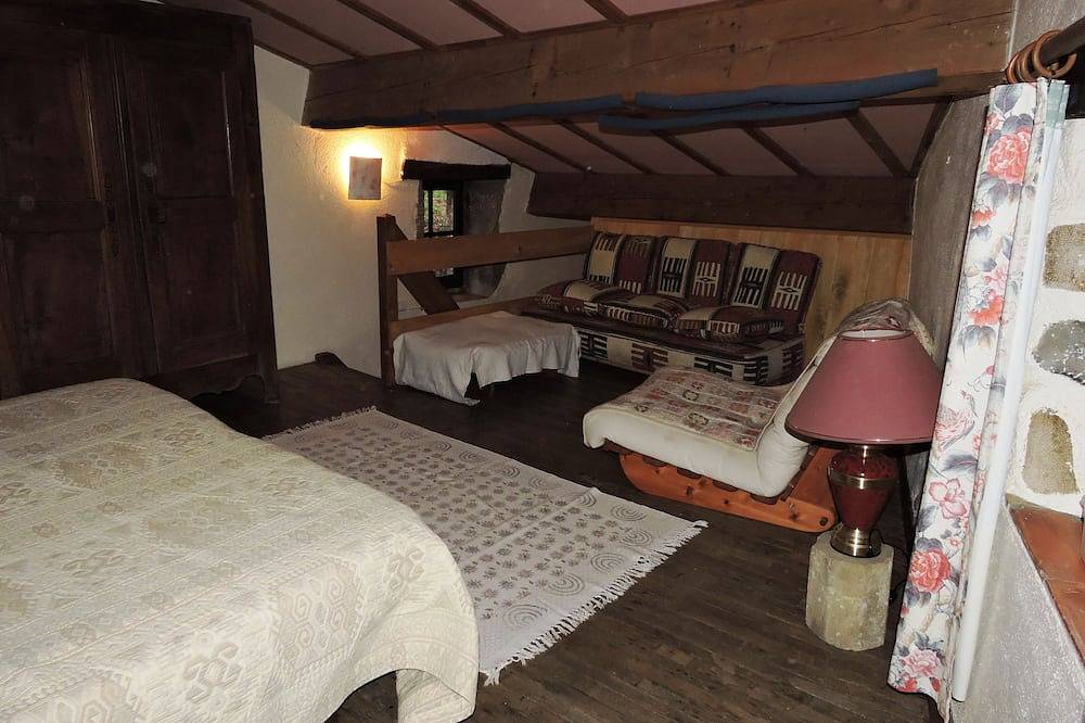 Gîte 2 personnes sur 2 niveaux in Pourchères, Parc naturel régional des Monts d'Ardèche