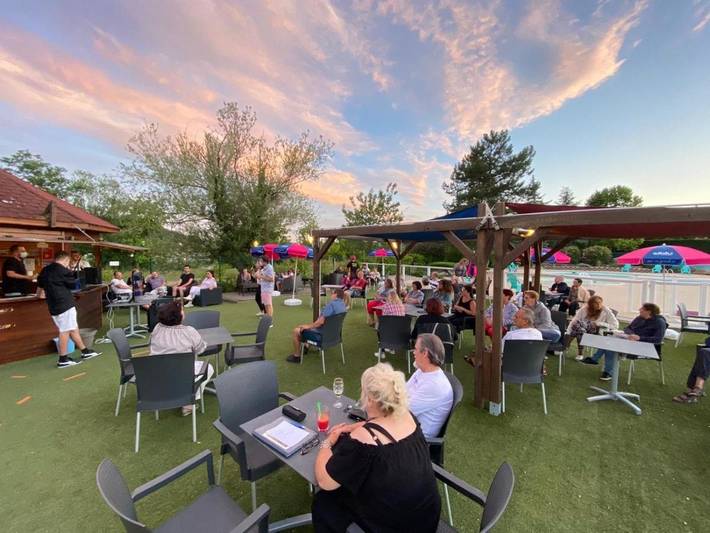 Location de vacances pour 8 personnes, avec jardin ainsi que bassin pour enfant et piscine à Condrieu - 3