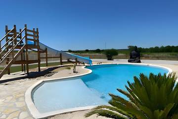 Gîte pour 2 personnes, avec jardin ainsi que terrasse et piscine à Cazouls-lès-Béziers