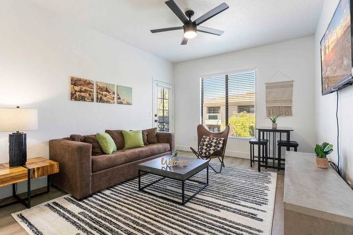 Vacation rental for 2 people, with pool and terrace as well as yard, with pets in Scottsdale