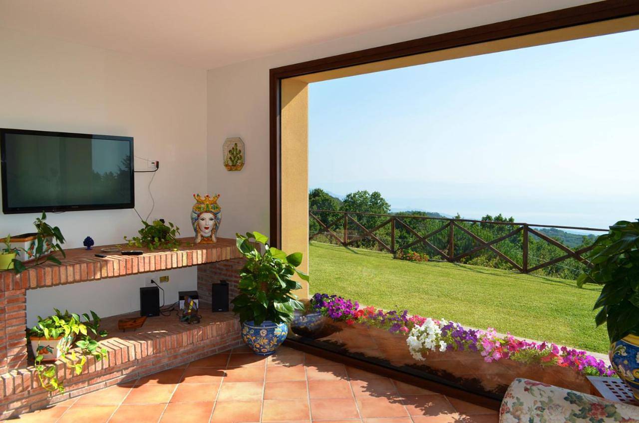 L'Infinito Agriturismo - Rooms & Breakfast in Fornazzo, Milo