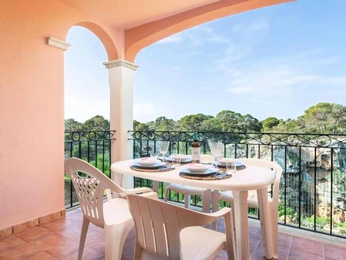 Ferienwohnung am Strand für 4 Personen, mit Garten in Cala Pi