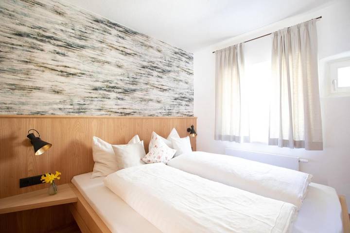 Ferienwohnung für 2 Personen, mit Balkon und Terrasse sowie Garten und Pool in Marling - 3