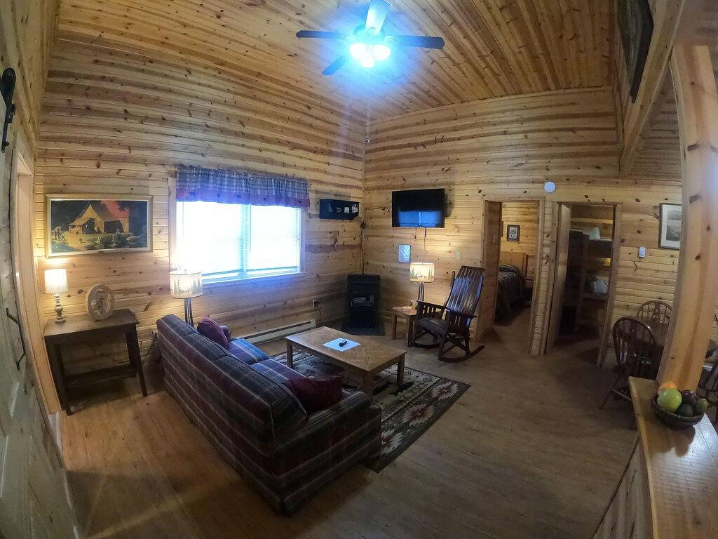 Ugly Cabin, Stunning Escape – Hot Tub! Fire Pit! Fast Wifi! Sunroom! Hiking! in Seneca Rocks