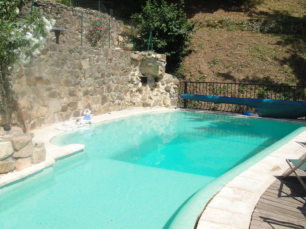 Grande maison Ardèchoise avec piscine chauffée in Vals-les-Bains, Parc naturel régional des Monts d'Ardèche