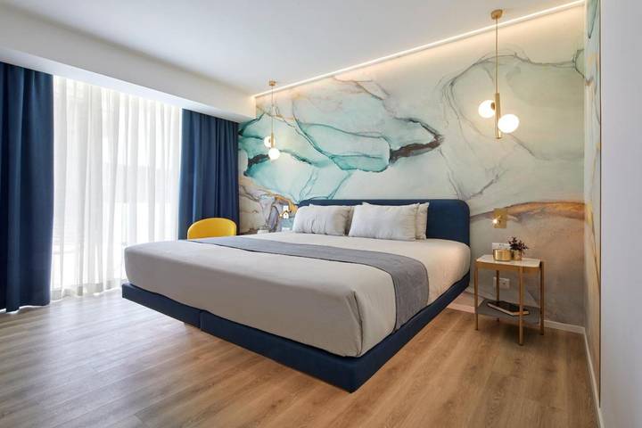 Apartamento para 2 personas, con terraza y sauna además de piscina y vistas, Se admiten mascotas en Grado (Costa Adriatica)