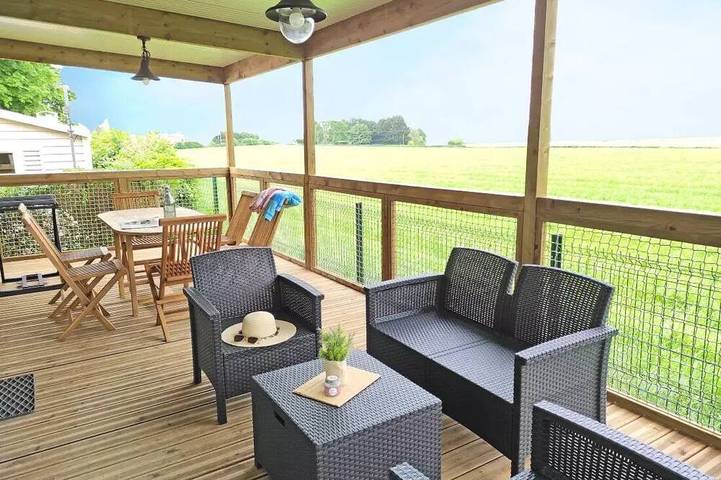 Gîte pour 6 personnes, avec terrasse et piscine, animaux acceptés