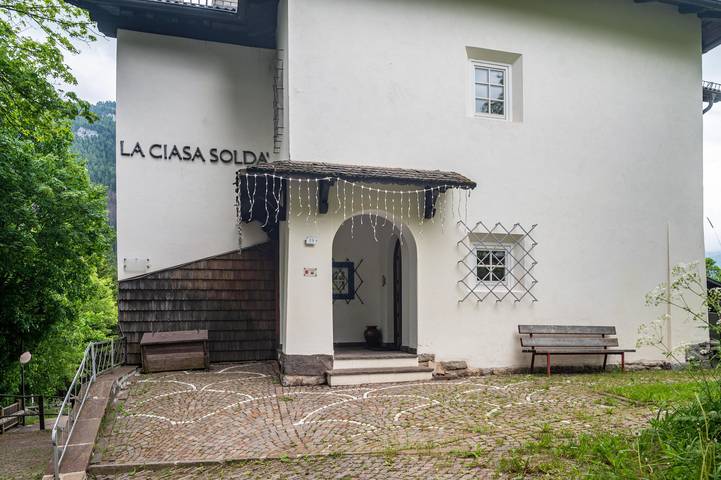 Ferienwohnung für 12 Personen, mit Balkon und Garten im Val di Fassa - 2