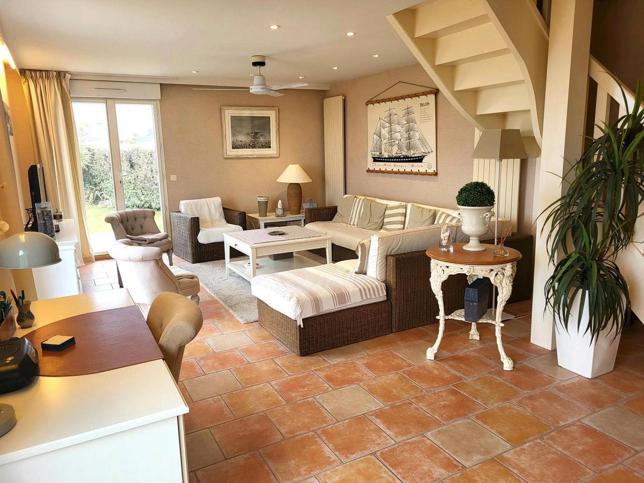 Villa 'Front De Mer Les Cordylines' mit Meerblick, privater Terrasse und Wlan in Saint-Germain-sur-Ay, Coutances und Umgebung
