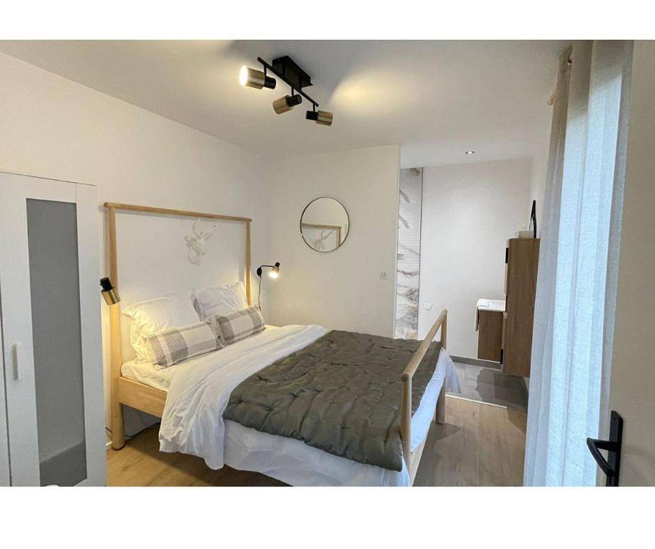 Appartement entier, Suite moderne 2 personnes avec parking gratuit accès jardin in Augny, Metz-Campagne