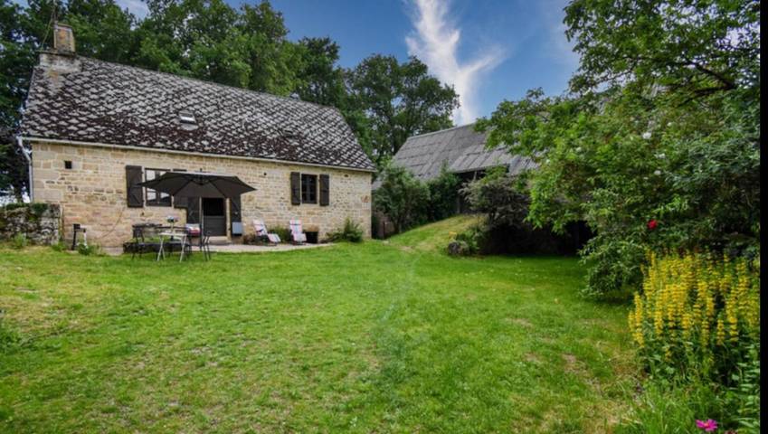 Location de vacances pour 6 personnes, avec vue et jardin, animaux acceptés à Marcillac-la-Croisille - 4