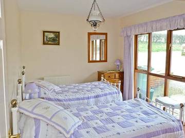 Log Cabin for 4 People in Shorwell, Isle of Wight, Photo 4