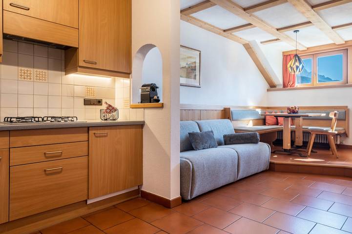 Apartamento inteiro, Apartamento Häuslerhof Larix com vista para a montanha e Wi-Fi in Villgratener Berge, Niederdorf