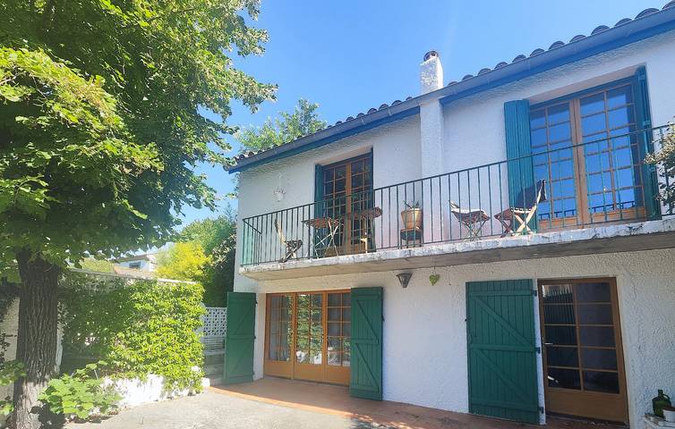 Ferienhaus für 6 Personen, mit Pool und Garten sowie Terrasse, mit Haustier - 1