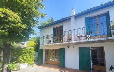 Location de vacances pour 6 personnes, avec jardin ainsi que piscine et terrasse à Thézan-lès-Béziers