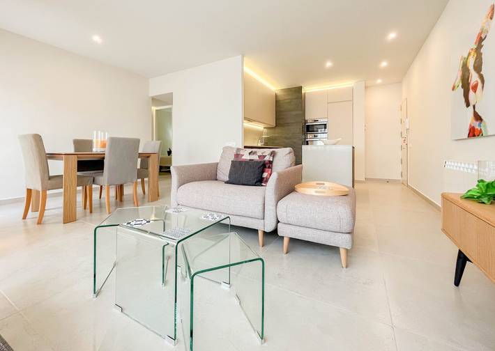 Appartement entier, Appartement de vacances pour 4 personnes avec balcon in Platja de Sant Sebastià (Sitges), Sitges