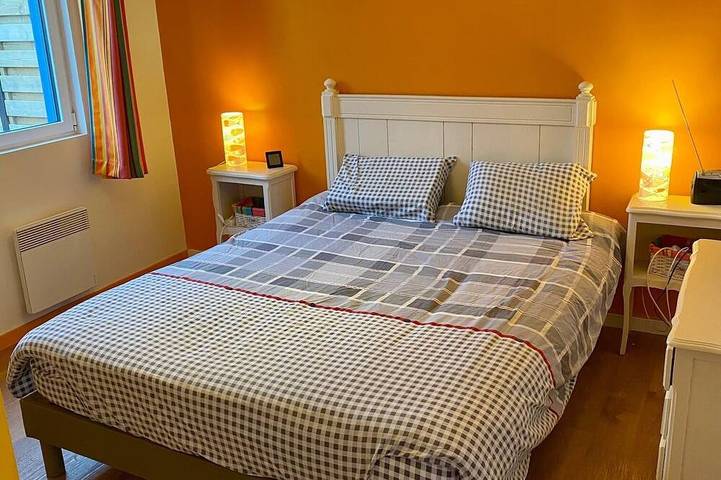 Location de vacances pour 8 personnes, avec terrasse ainsi que jardin et jacuzzi, animaux acceptés dans Plage Kermor - 3