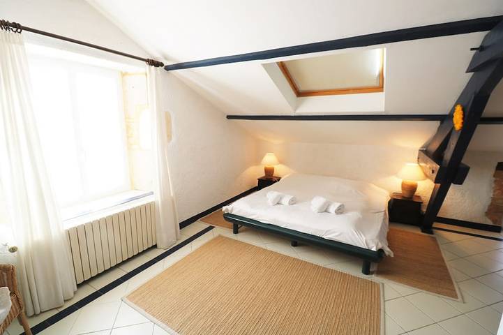 Location de vacances pour 3 personnes, avec terrasse et jardin à Saint-Laurent-la-Vallée - 2