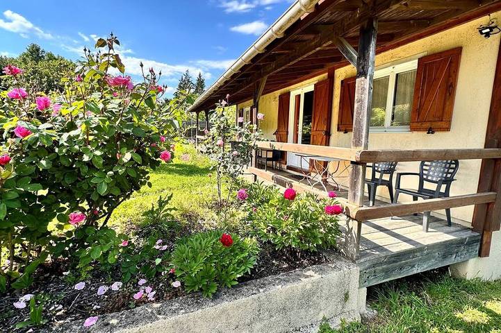 Gîte pour 5 personnes, avec jardin et piscine