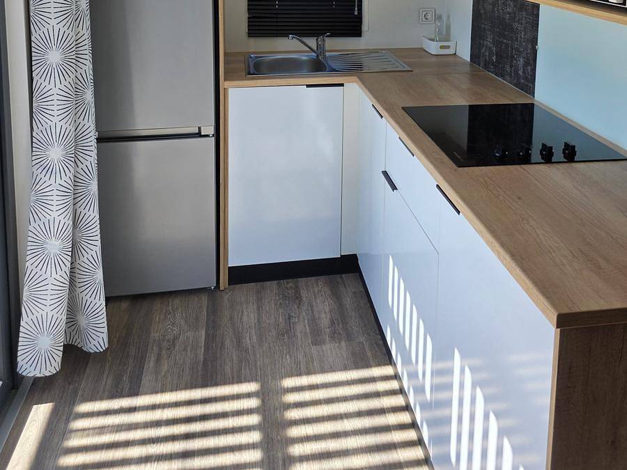 Camping Les Lodges du Lagon - Mobilhome 4 personnes - 2 chambres - Confort in Calvisson, Région de Nîmes