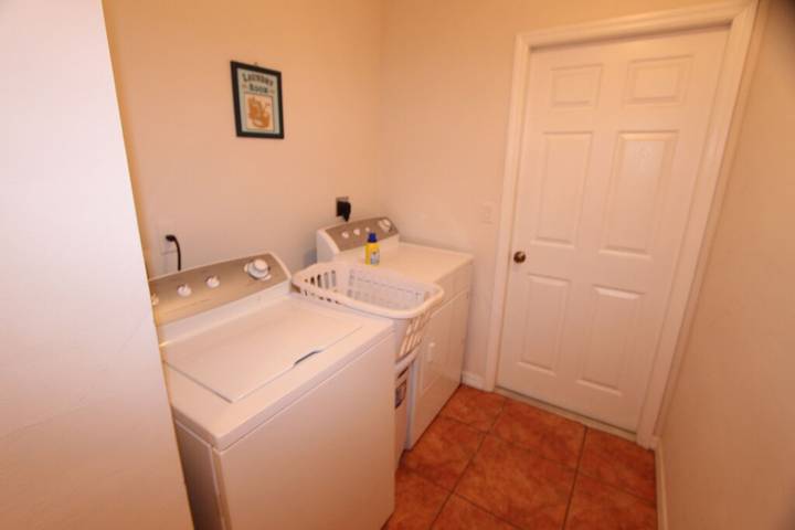 Vacation rental for 6 people, with yard and terrace in Lehigh Acres