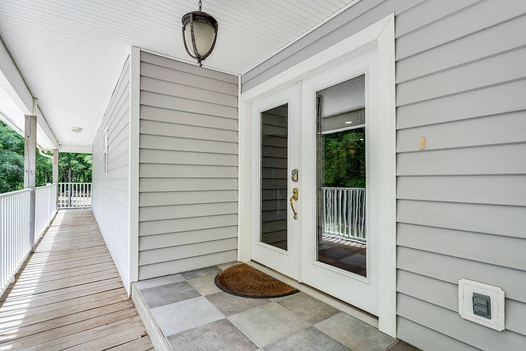 Rare 30 Acres Along Black Creek |Country Retreat |Escape the City |Covered Balcony |Firepit & Bbq in Clay County (FL)