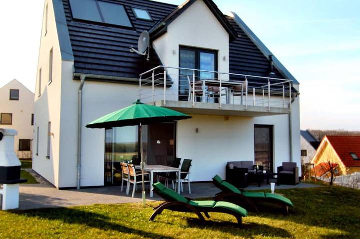 Bauernhof für 4 Personen, mit Sauna und Terrasse sowie Garten und Pool, mit Haustier in Göhren-Lebbin