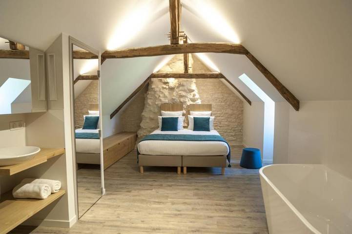 Location de vacances pour 6 personnes, avec terrasse ainsi que piscine et jardin, animaux acceptés à La Cassagne - 3