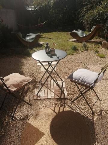 Gîte pour 2 personnes, avec terrasse et jardin à Sablet