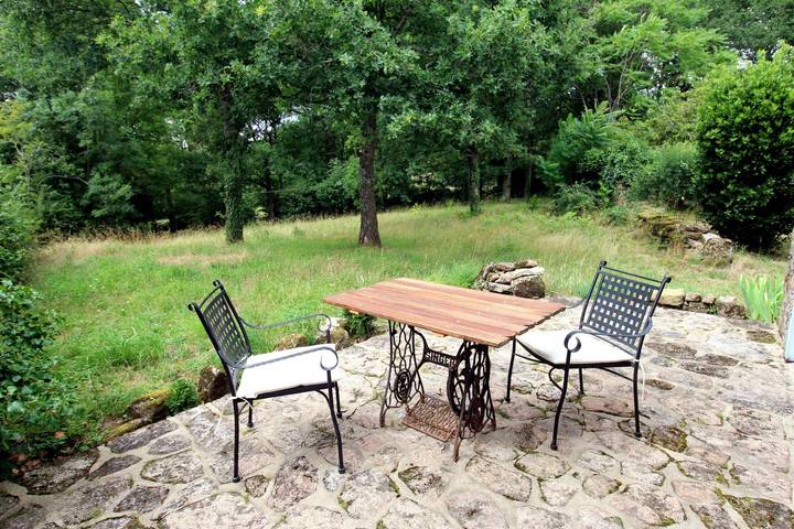 Gîte pour 4 personnes, avec jardin, animaux acceptés à Saint-Sulpice-les-Feuilles - 2